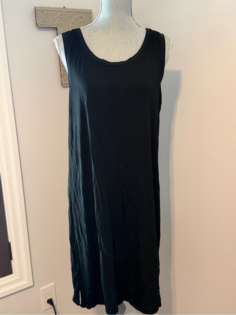 HYBA Sleeveless Silky Relaxed Fit sporty Midi Tank Dress minimalist casual